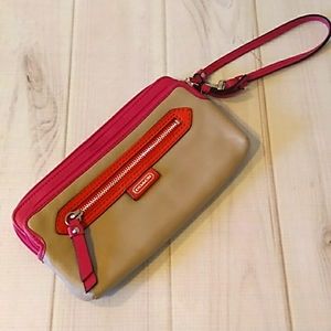 Coach wristlet wallet